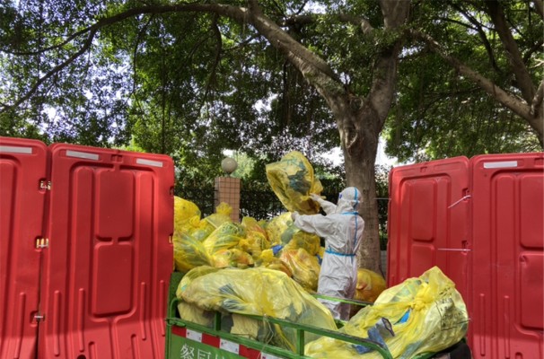 广州白云：日均清运垃圾2.6吨！槎龙村保洁消杀工作有序开展