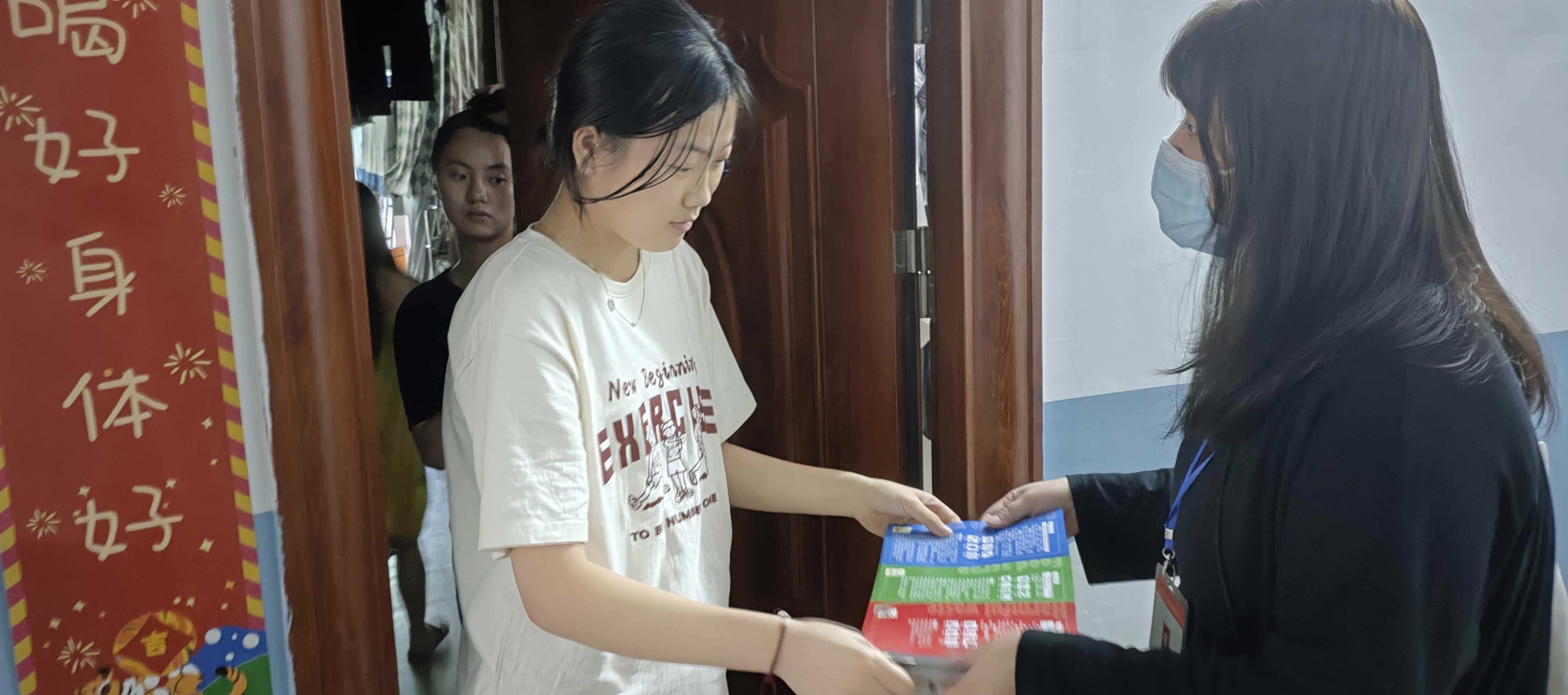 从学生带动家庭，广州白云源山社区开展垃圾分类进校园宣传