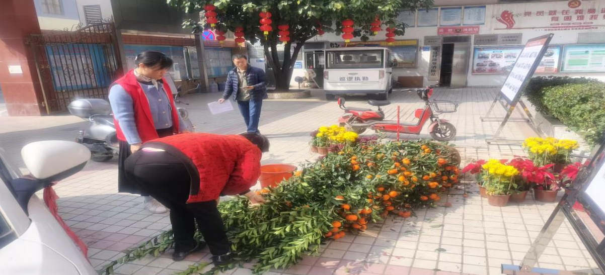 白云人和镇建南村开展“年花年桔‘三分离’垃圾分类”宣传活动